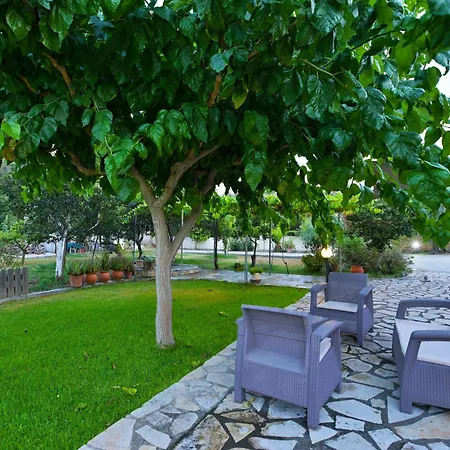 Drossos Garden House Нидри