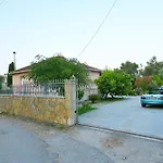 Drossos Garden House 니드리