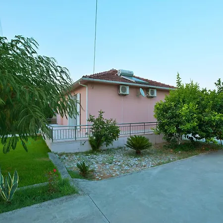 Drossos Garden House *