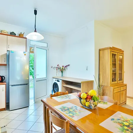 Drossos Garden House بيت للعطل *