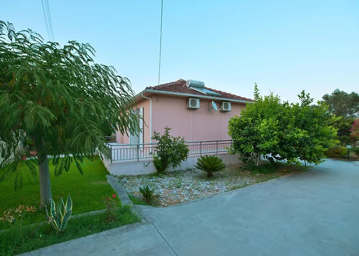 Drossos Garden House *